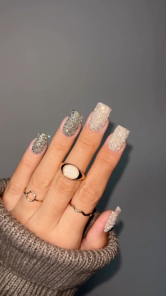 All-Shining-Nails-for-New-Years-Eve