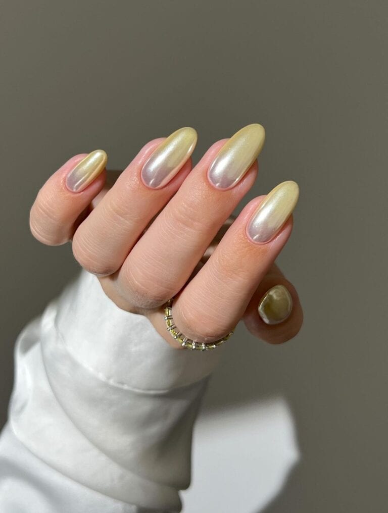 Butter-Chrome-Nails