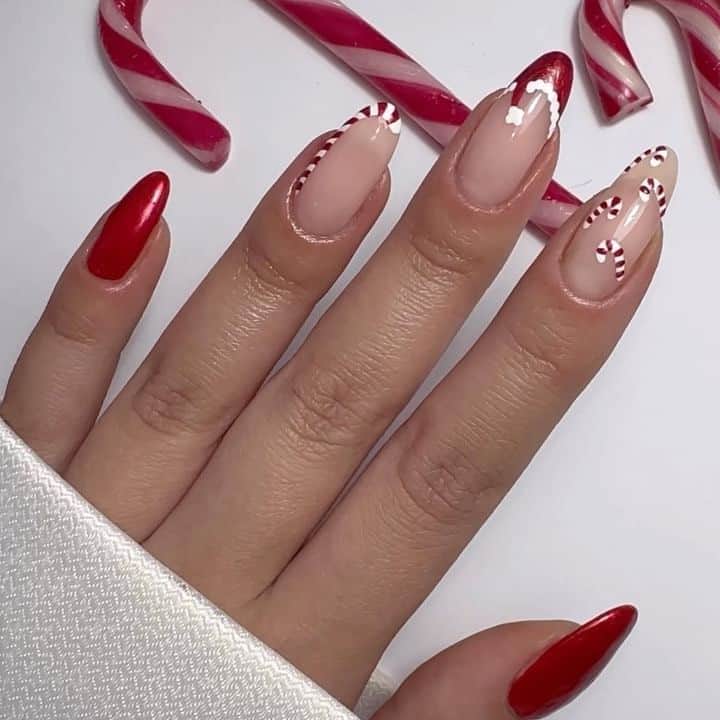 Candy-Cane-Wishes-Red-Christmas-Nail-Designs