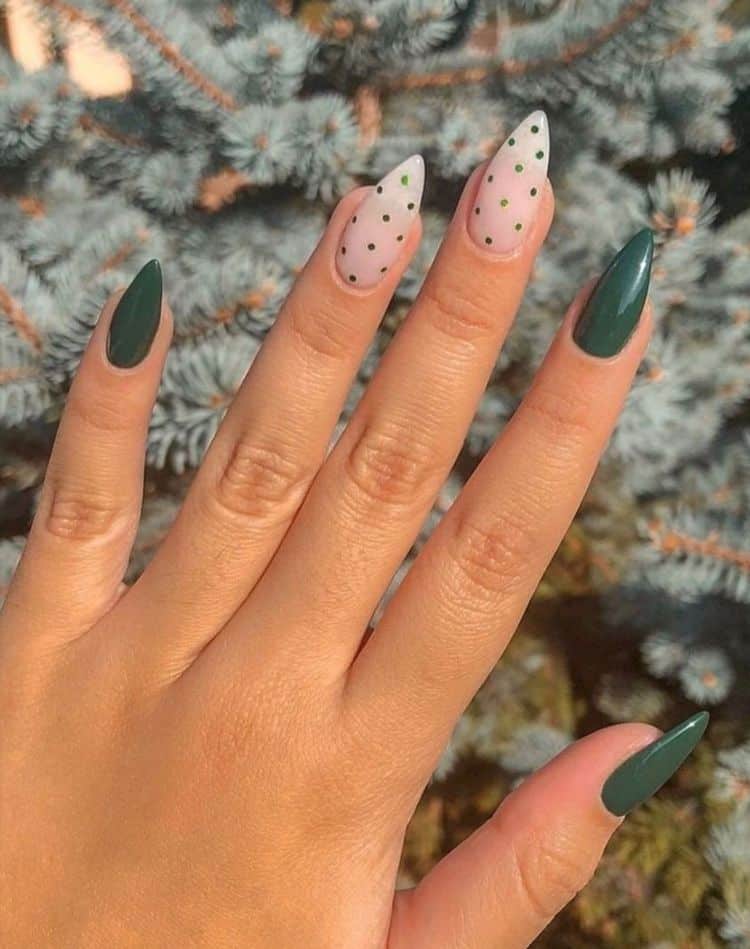 Dotted-Green-Christmas-nails