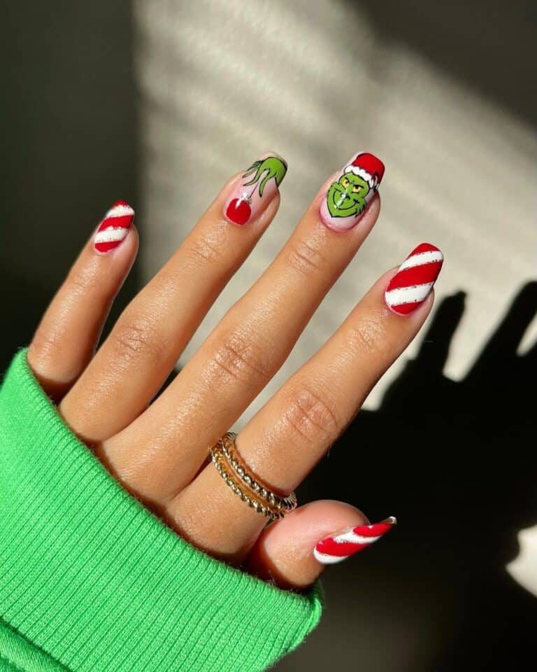 Festive-Grinch-Christmas-Nail-Art