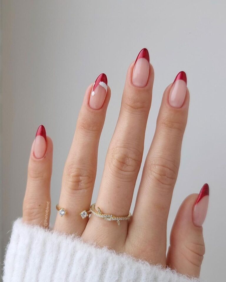 French-Christmas-Nail-Design