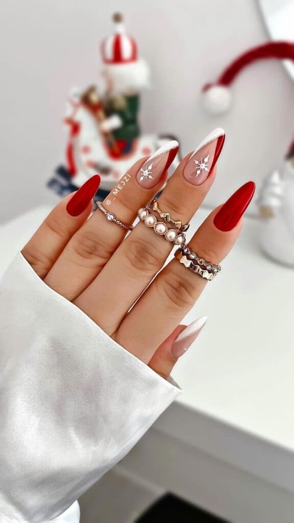French-Christmas-Nails