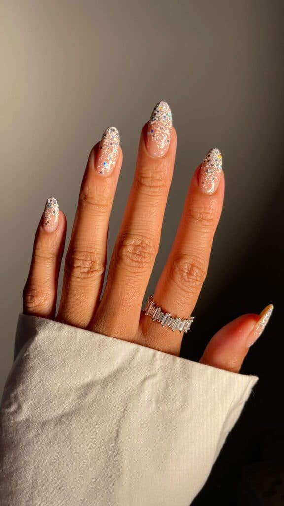 Gardient-Glitter-New-Years-Nail-Design