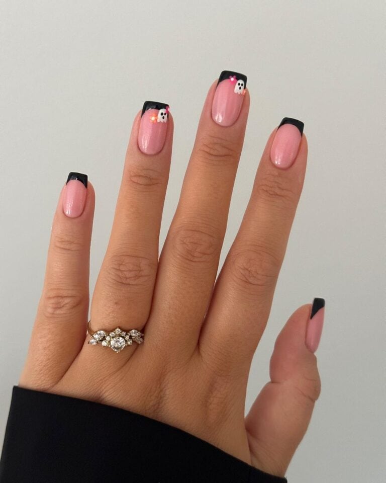 Girly-Ghosts-Nails