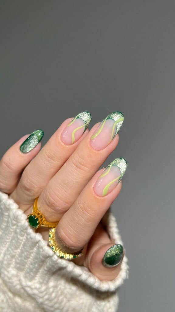Glowy-Green-Christmas-Nails
