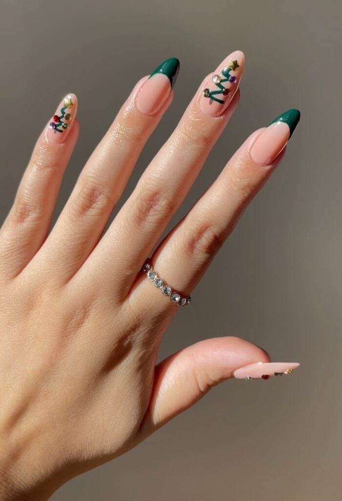Gradient-Green-Nails-for-Christmas