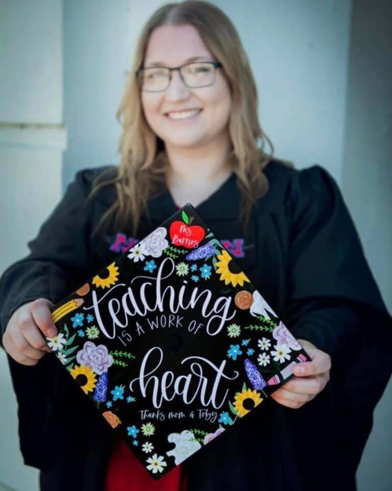 Graduation-cap-idea-for-future-teachers
