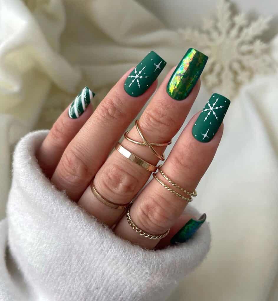 Green-Christmas-Tree-Nails