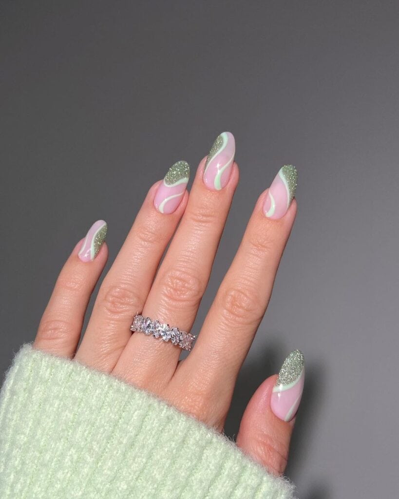 Green-Swirly-Nails