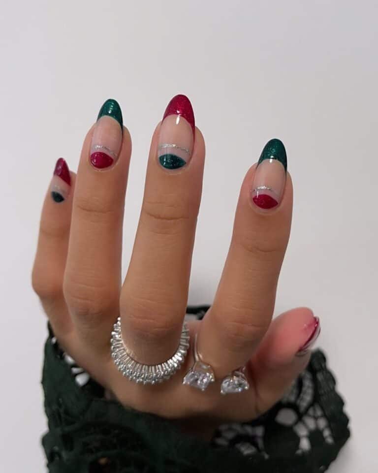 Half-Moon-Christmas-Nail-Art