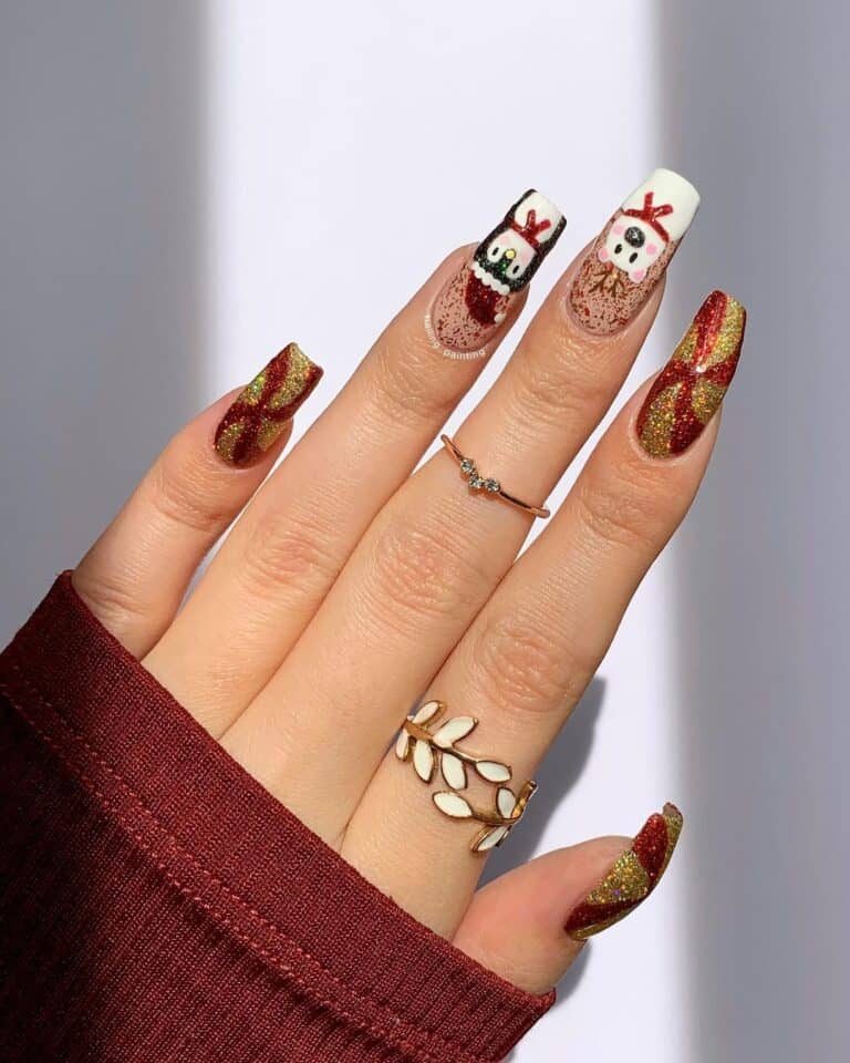Holo-Taco-Merry-Christmas-Nails