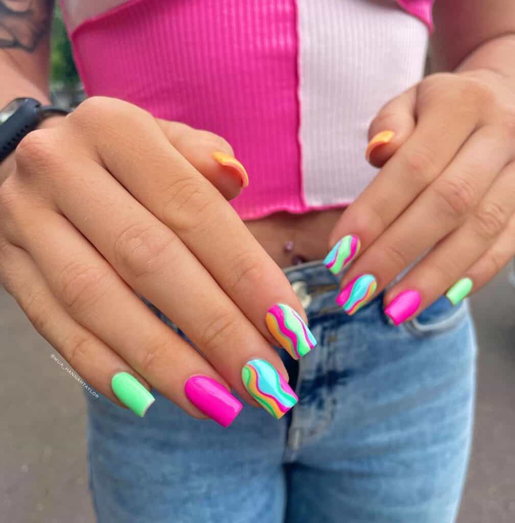 Neon-Glow-in-the-Dark-Summer-Nails