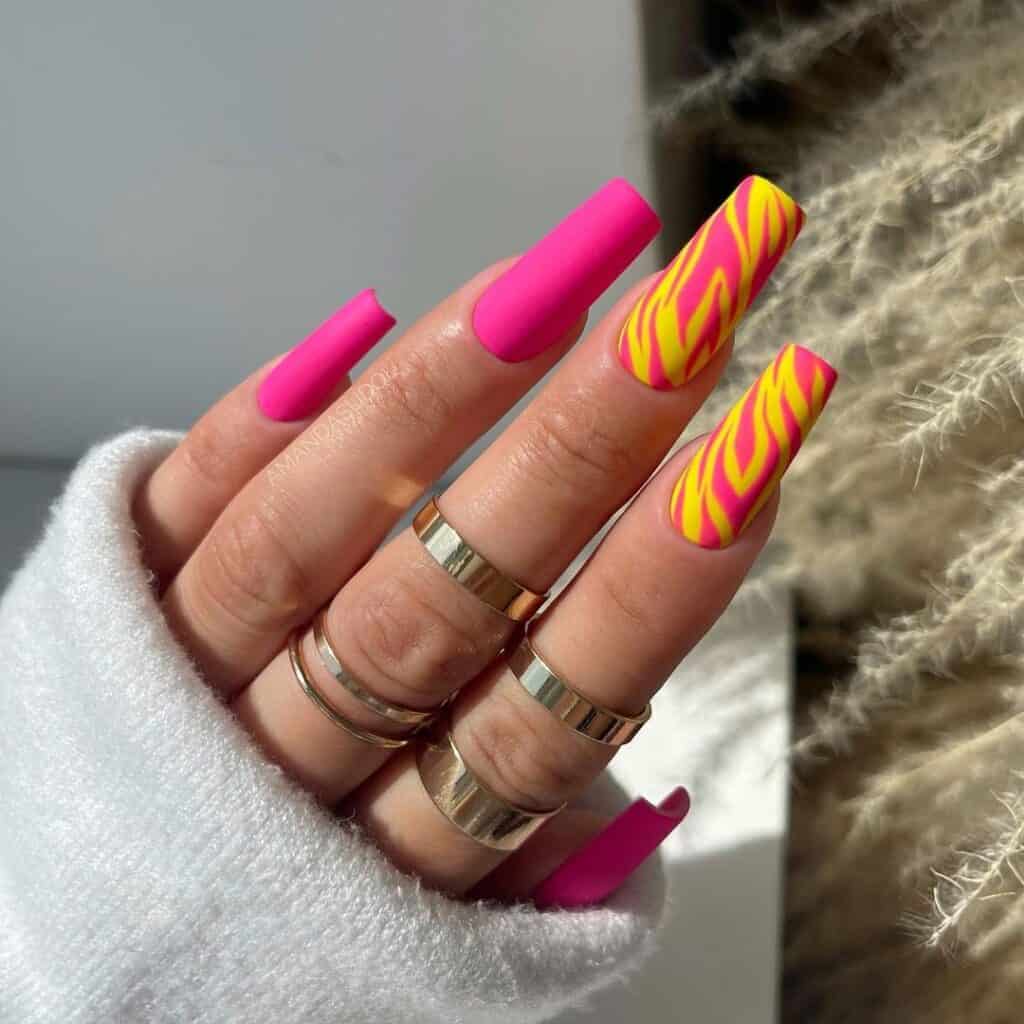 Pink-Neon-Nails