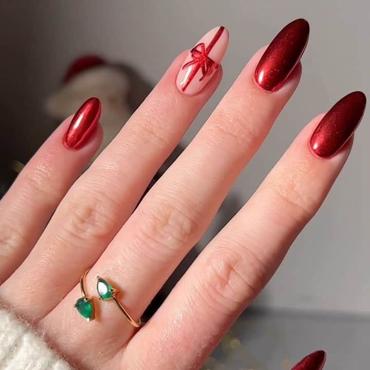 Red-Christmas-Chrome-Nail-Design