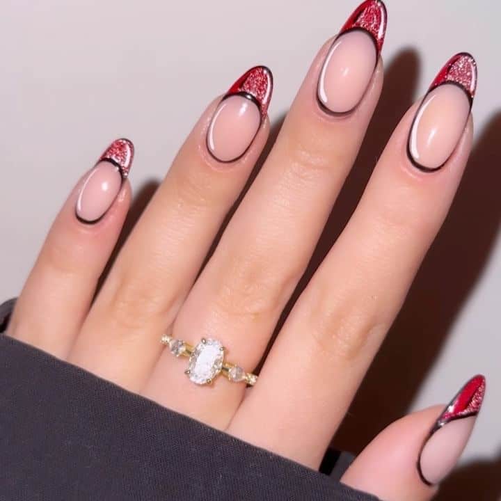 Red-Christmas-Comic-Book-Nails