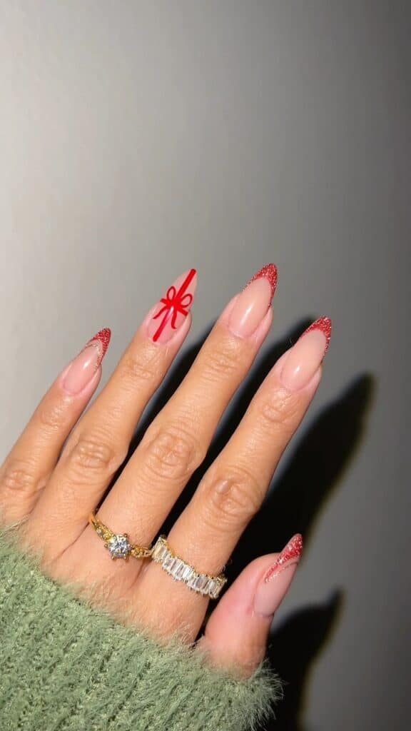 Red-Christmas-Gift-Nail-Design