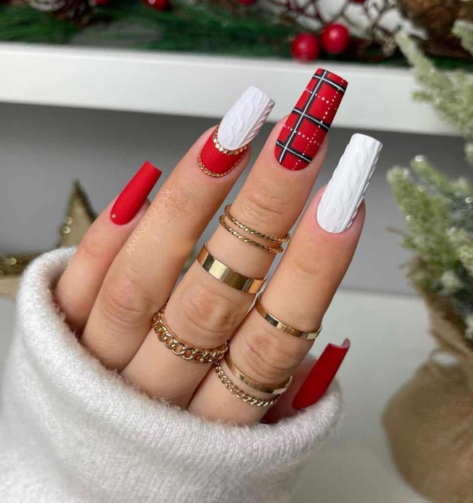 Red-Christmas-Plaid-Nail-Designs