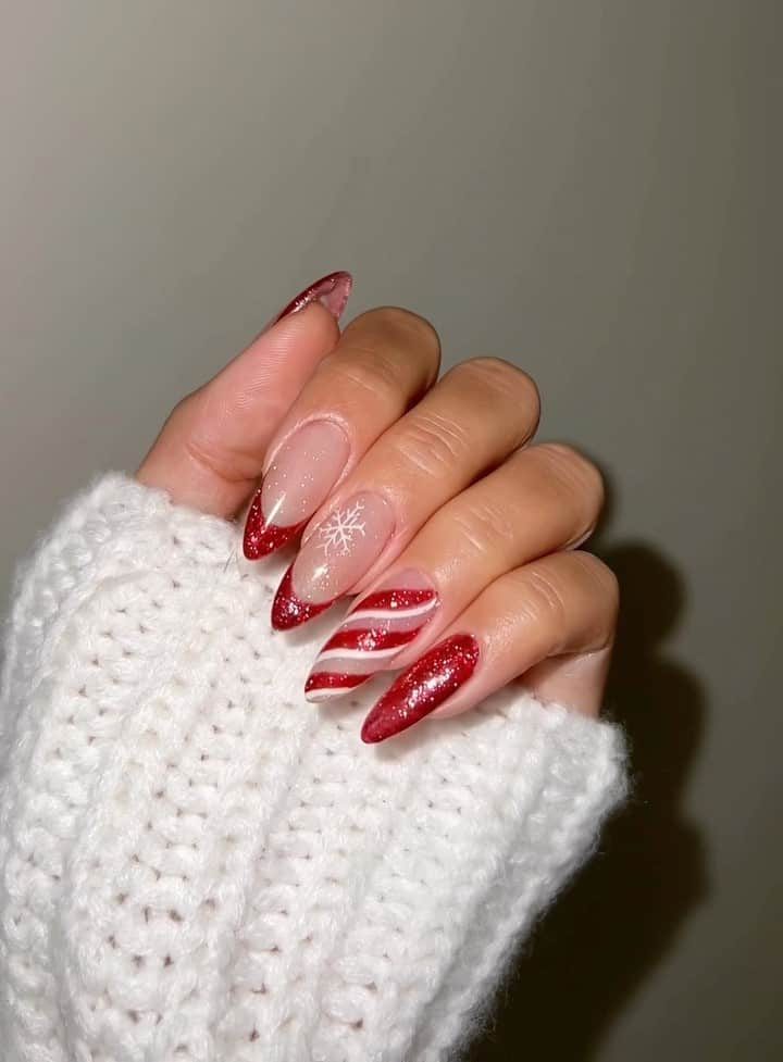 Red-Swirly-December-Nail-Design
