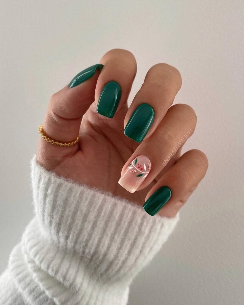 Short-Classic-Green-Nails