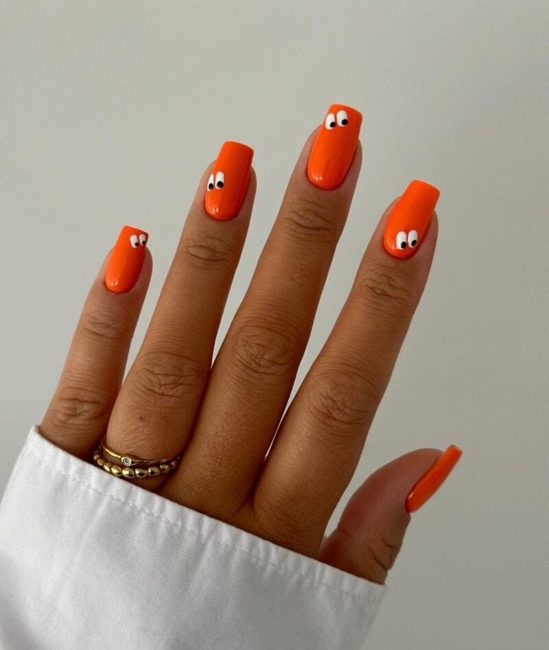 Short-Orange-Eye-Halloween-Nails
