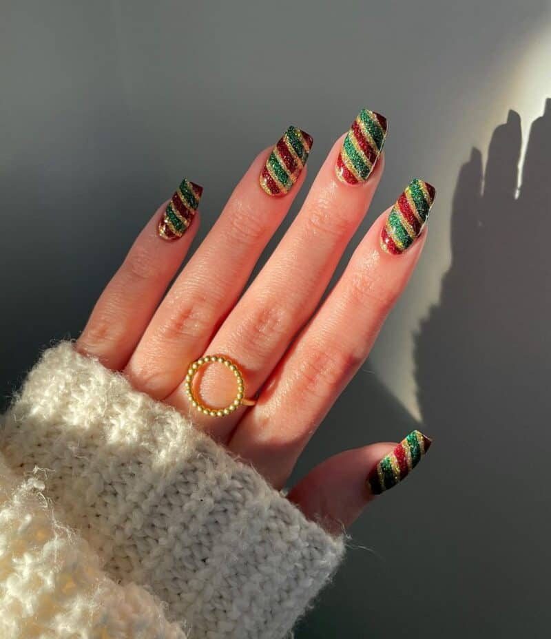 Sparling-Christmas-Mani