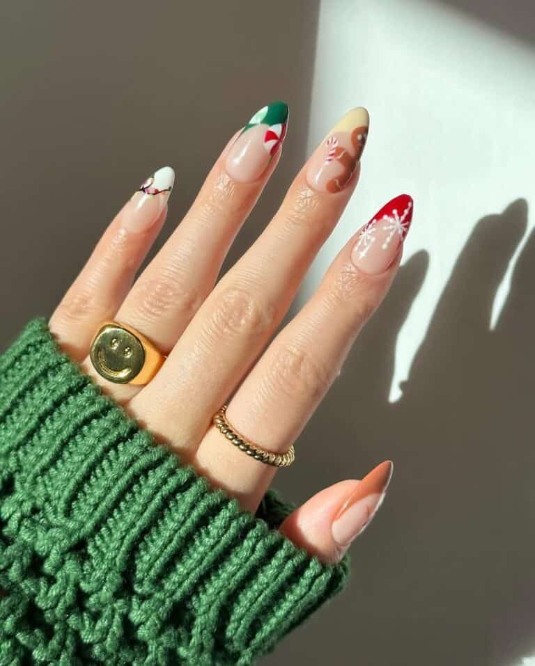 Speaking-up-Christmas-Nail-Design