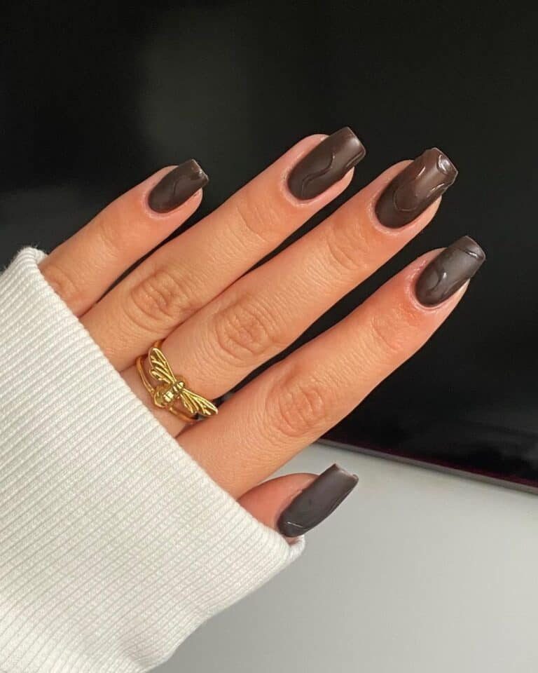 Swirly Gloss Matte Nails