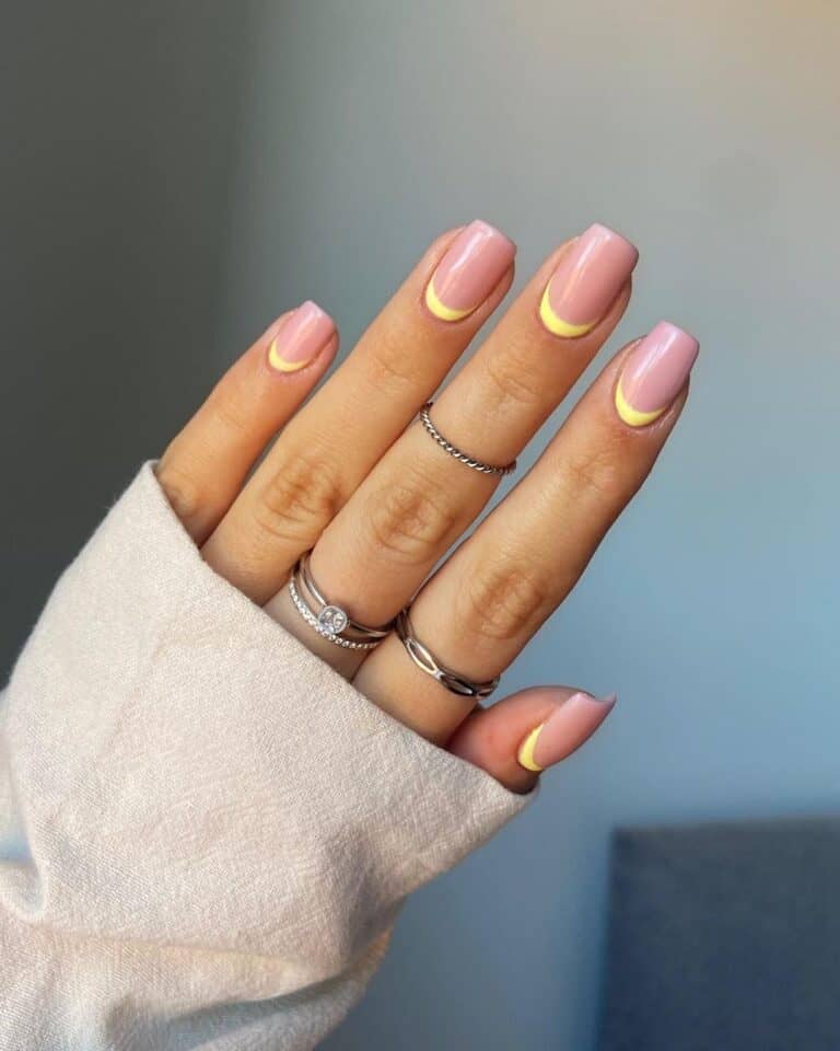 Yellow-Cuffs-Nails