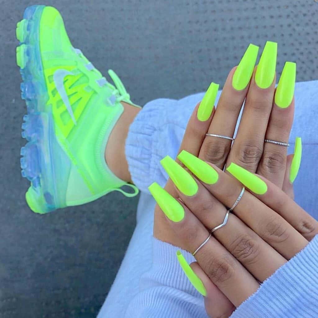 lemonade-neon-nail-color