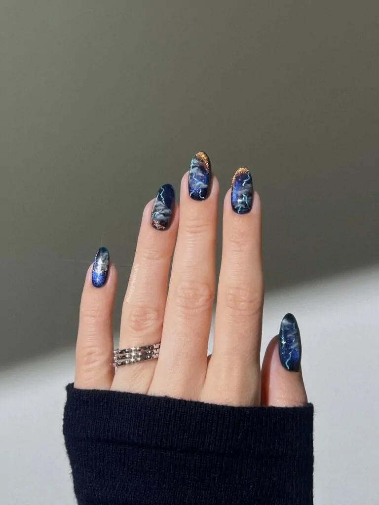 Glitter-Cloudy-Sided-Tips