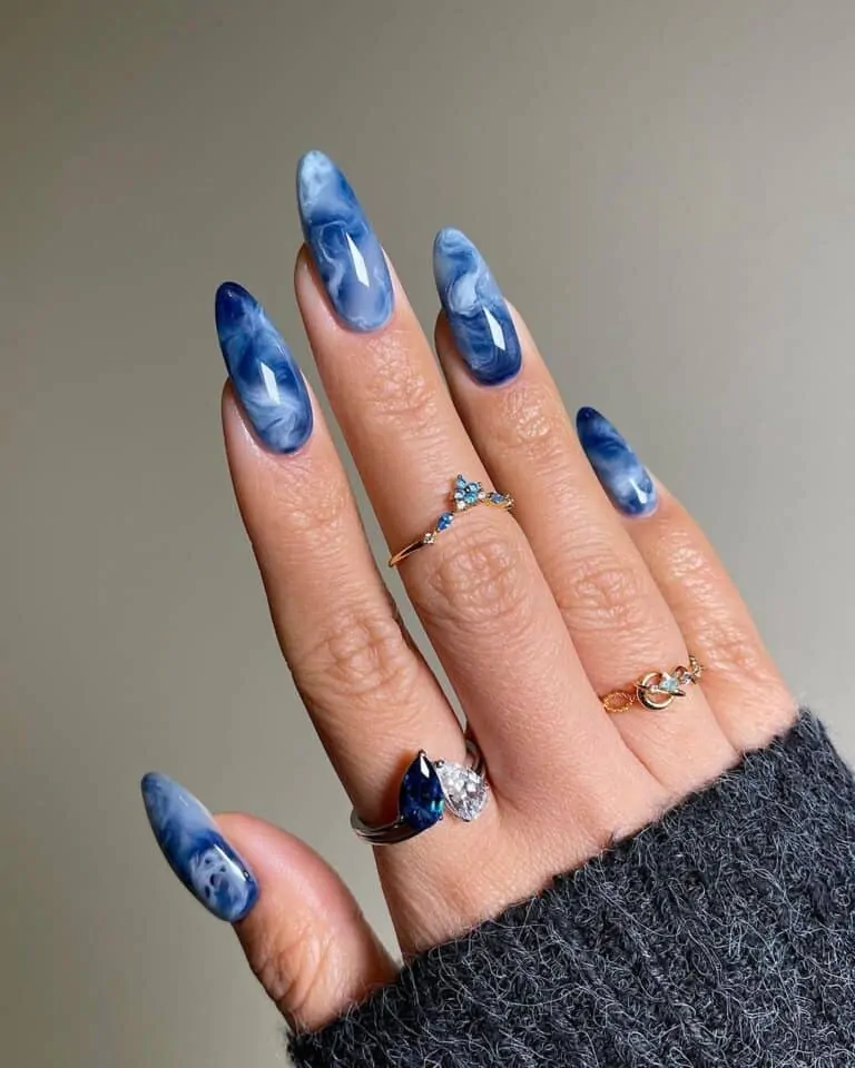 Blue-Marbled-Nails