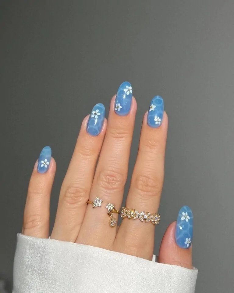 Blue-Pool-Nails