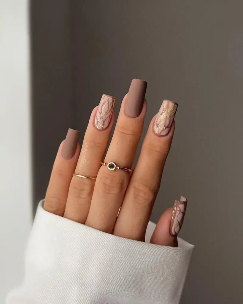 Chic-Marble-Brown-Nails