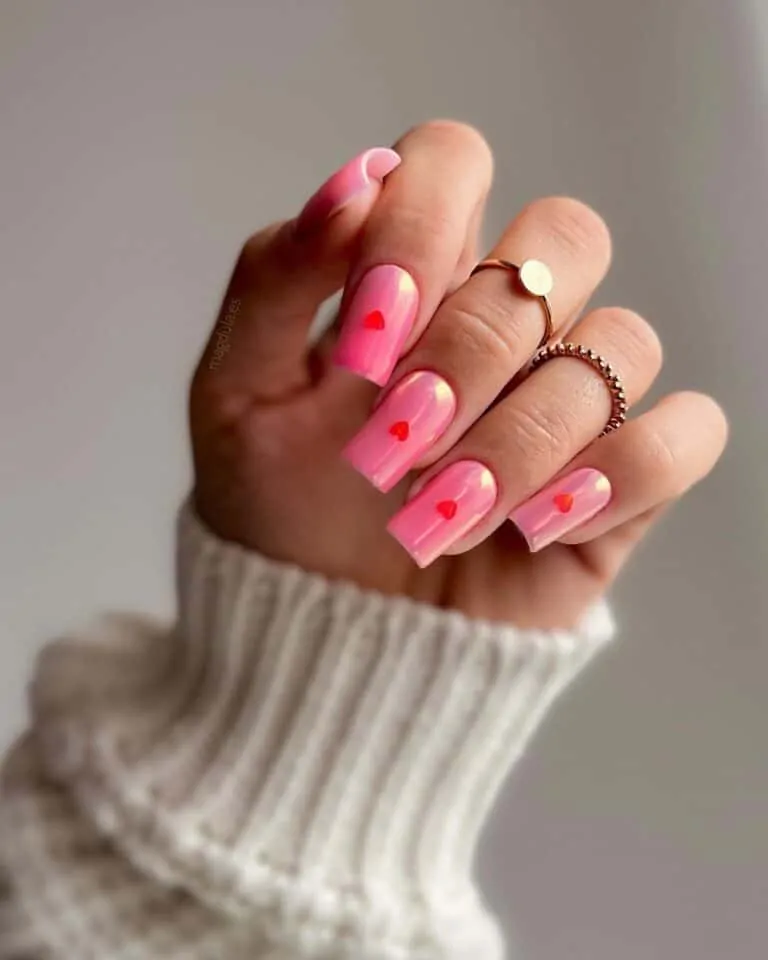 Chrome-Little-Heart-Nails