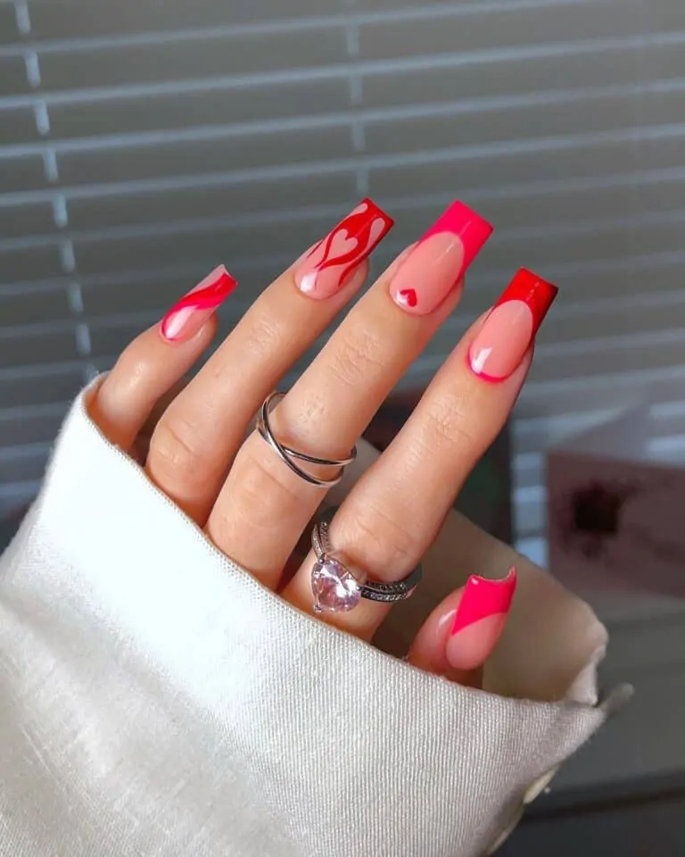 Clashy-Valentines-Day-Heart-Nail-Design