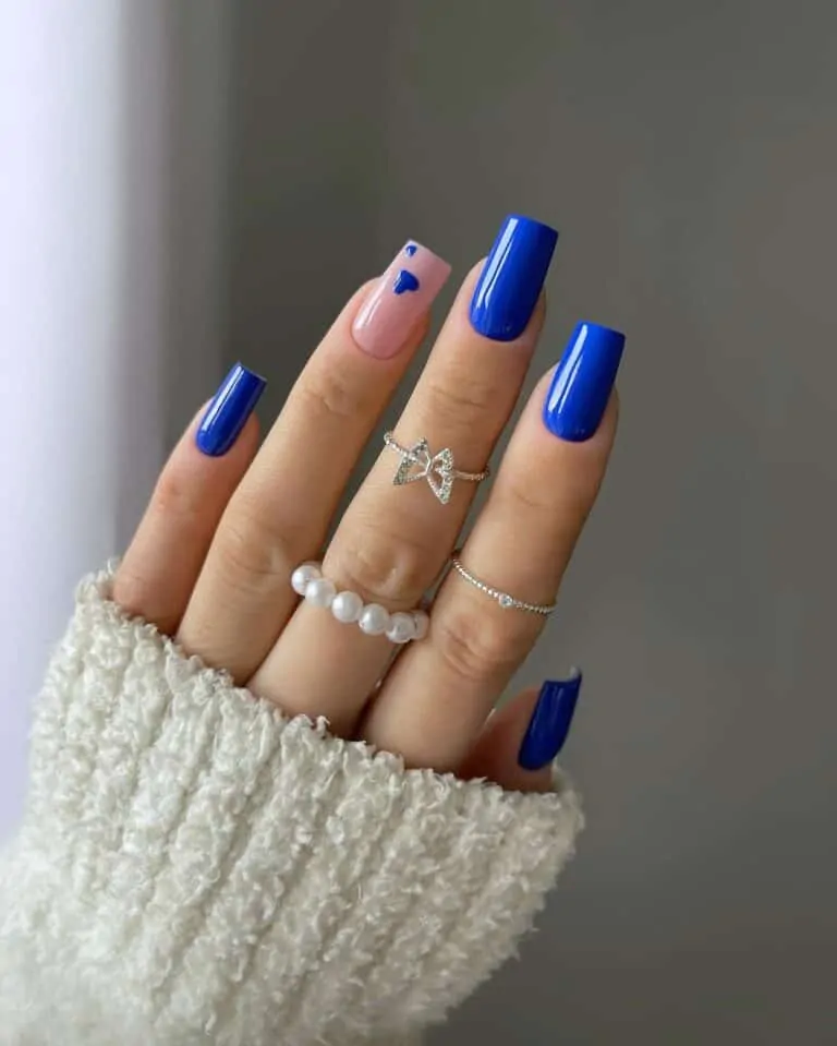 Cute-Royal-Blue-Nail-Designs