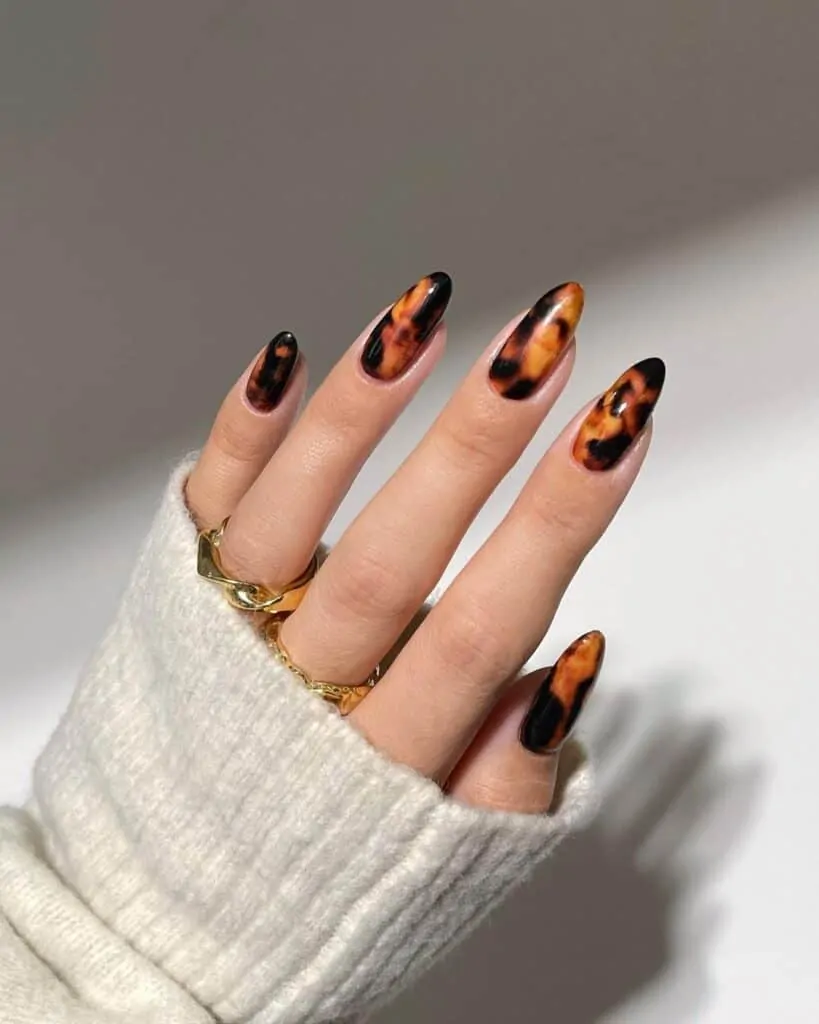 Dark-Tortoise-Nails
