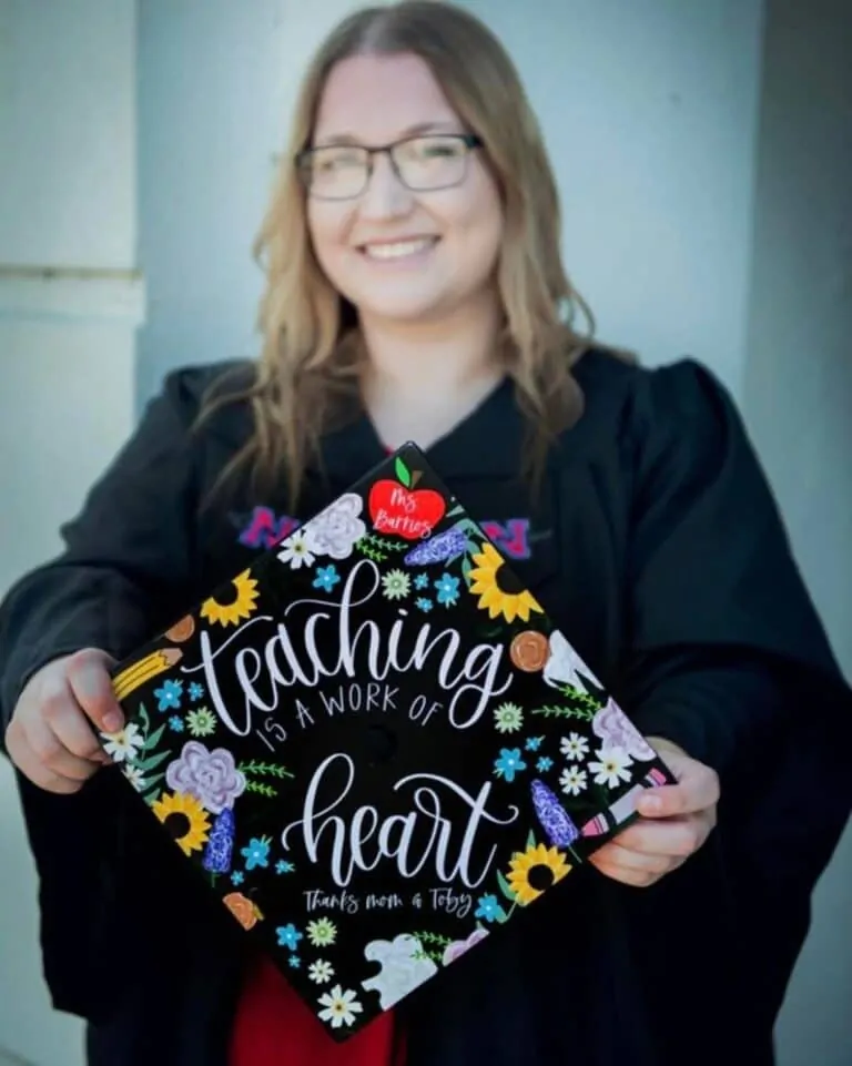 Graduation-cap-idea-for-future-teachers