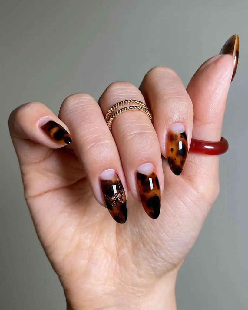 Half-Moon-Tortoise-Nails