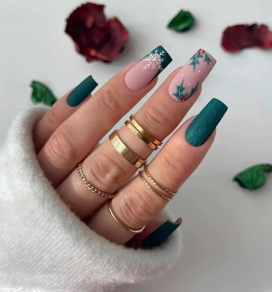 Matte-Christmas-Tree-Nail-Design