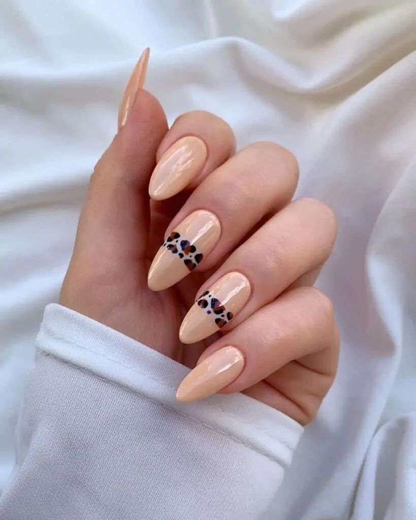 Nude-Fall-Nails-With-a-Leo-Print-Touch