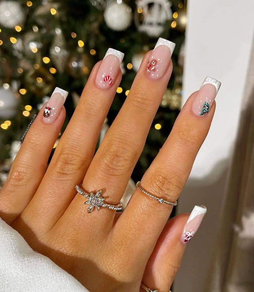 Peekaboo-Christmas-and-Snowy-Tips