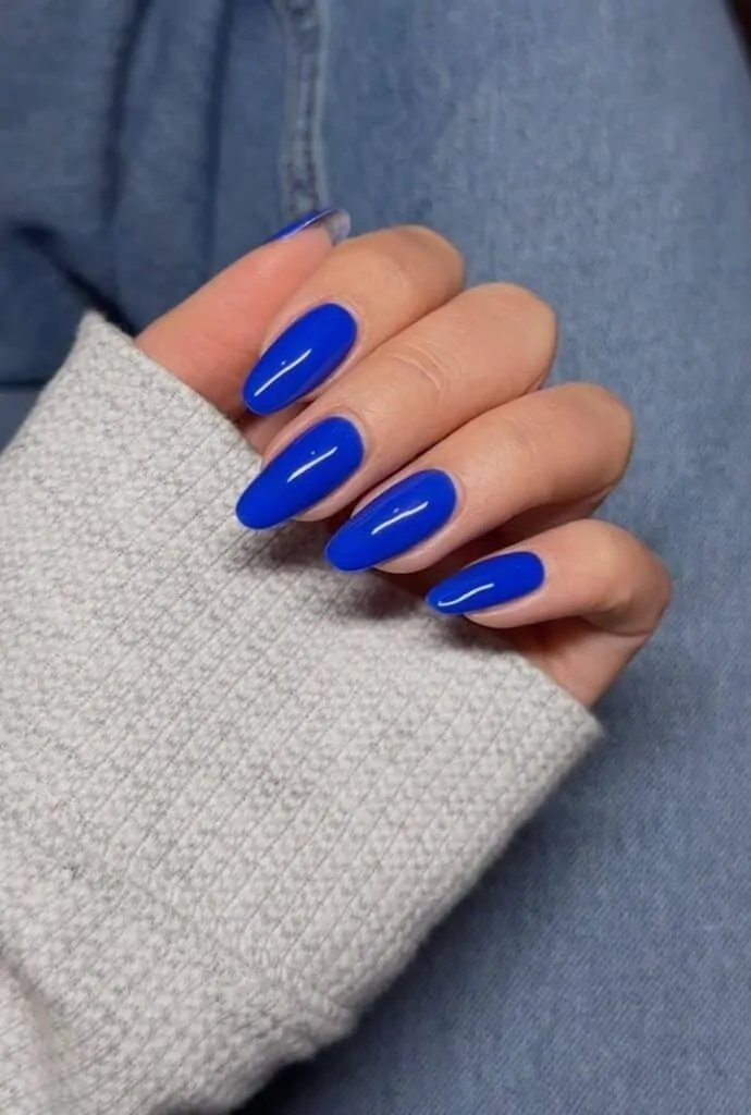 Royal-Blue-Nails