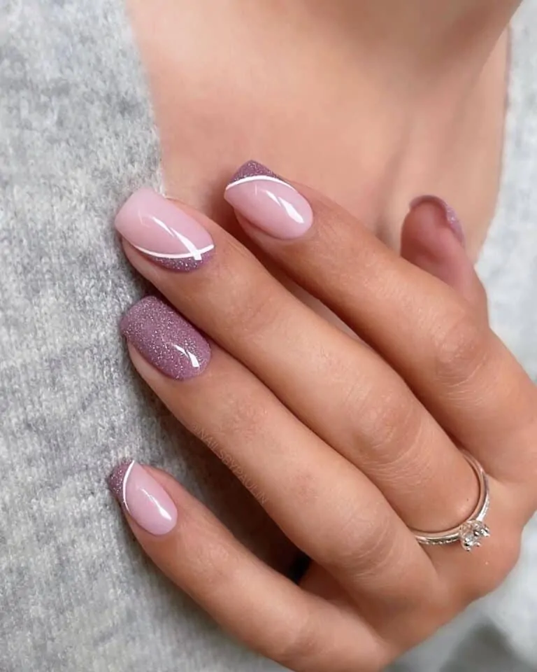 Sparkly-Christmas-Short-Nails